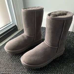 UGG Classic short grey BRAND NEW